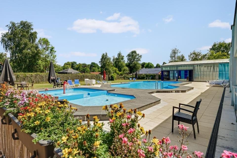 Het Familie Boshuisje - Vakantiewoning Op Prachtig Park Met Veel Faciliteiten Inc Ligbad Gramsbergen Esterno foto