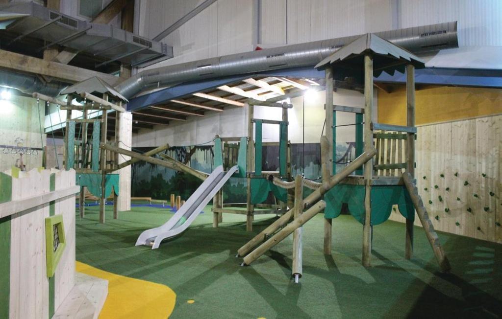 Het Familie Boshuisje - Vakantiewoning Op Prachtig Park Met Veel Faciliteiten Inc Ligbad Gramsbergen Esterno foto